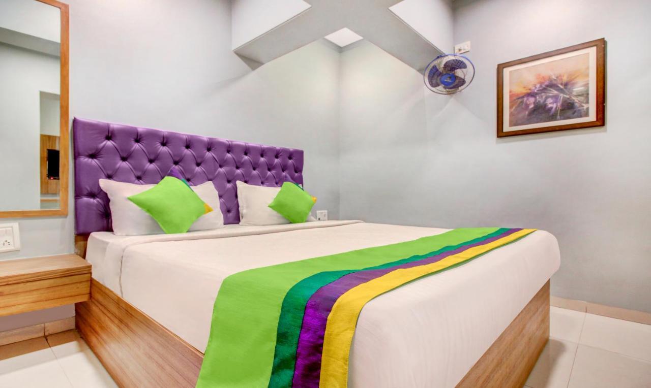 Hotel Treebo Cruz Royale Santacruz West Mumbai