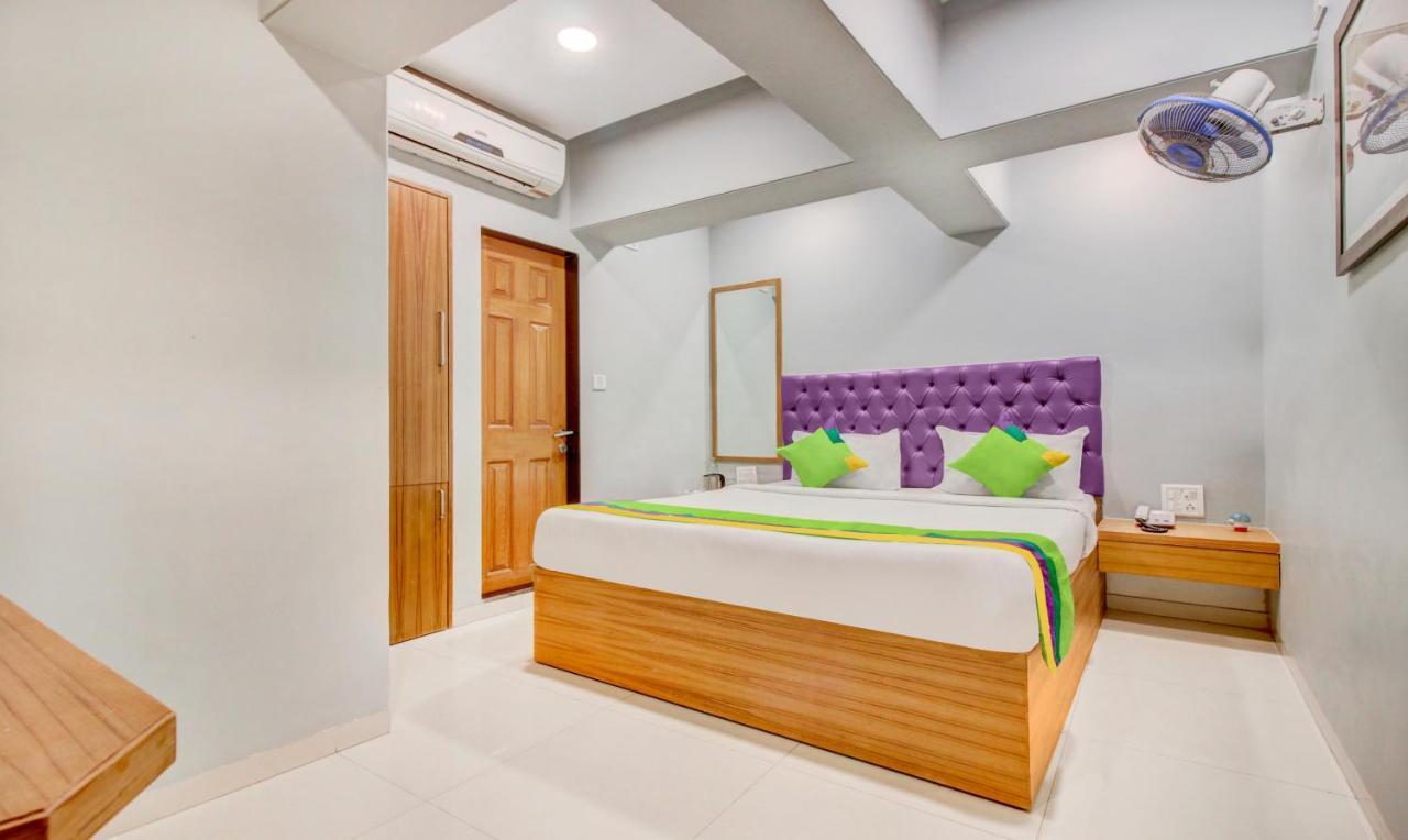 Treebo Cruz Royale Santacruz West 3*