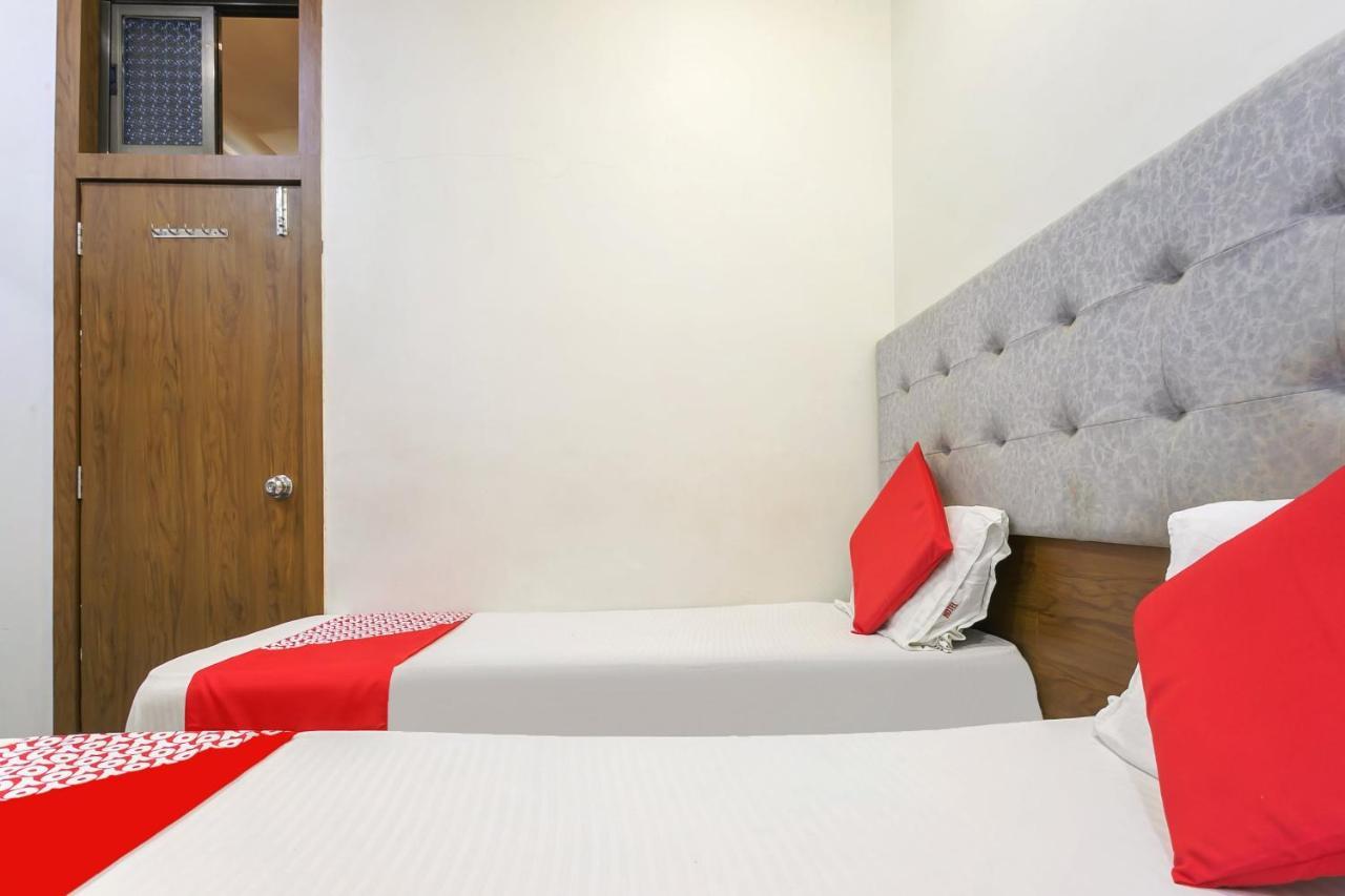 Oyo 77827 The New Balaji Residency Mumbai