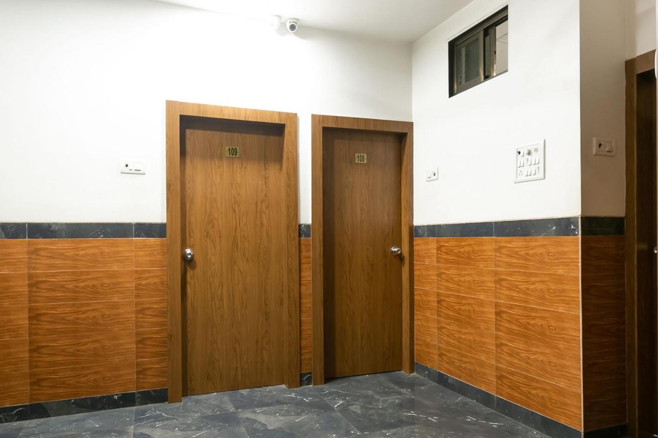 Oyo 77827 The New Balaji Residency Hotel Mumbai