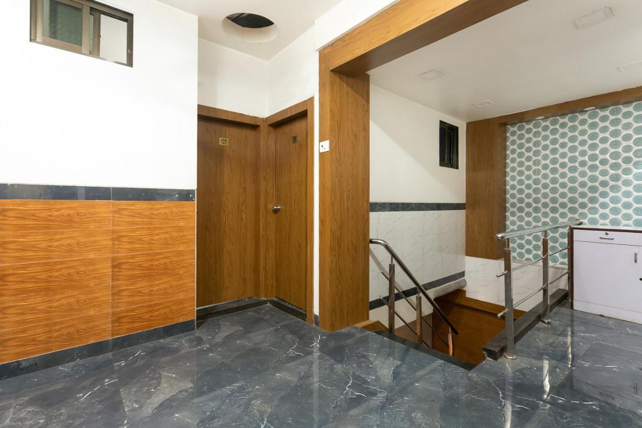 Hotel Oyo 77827 The New Balaji Residency 3*