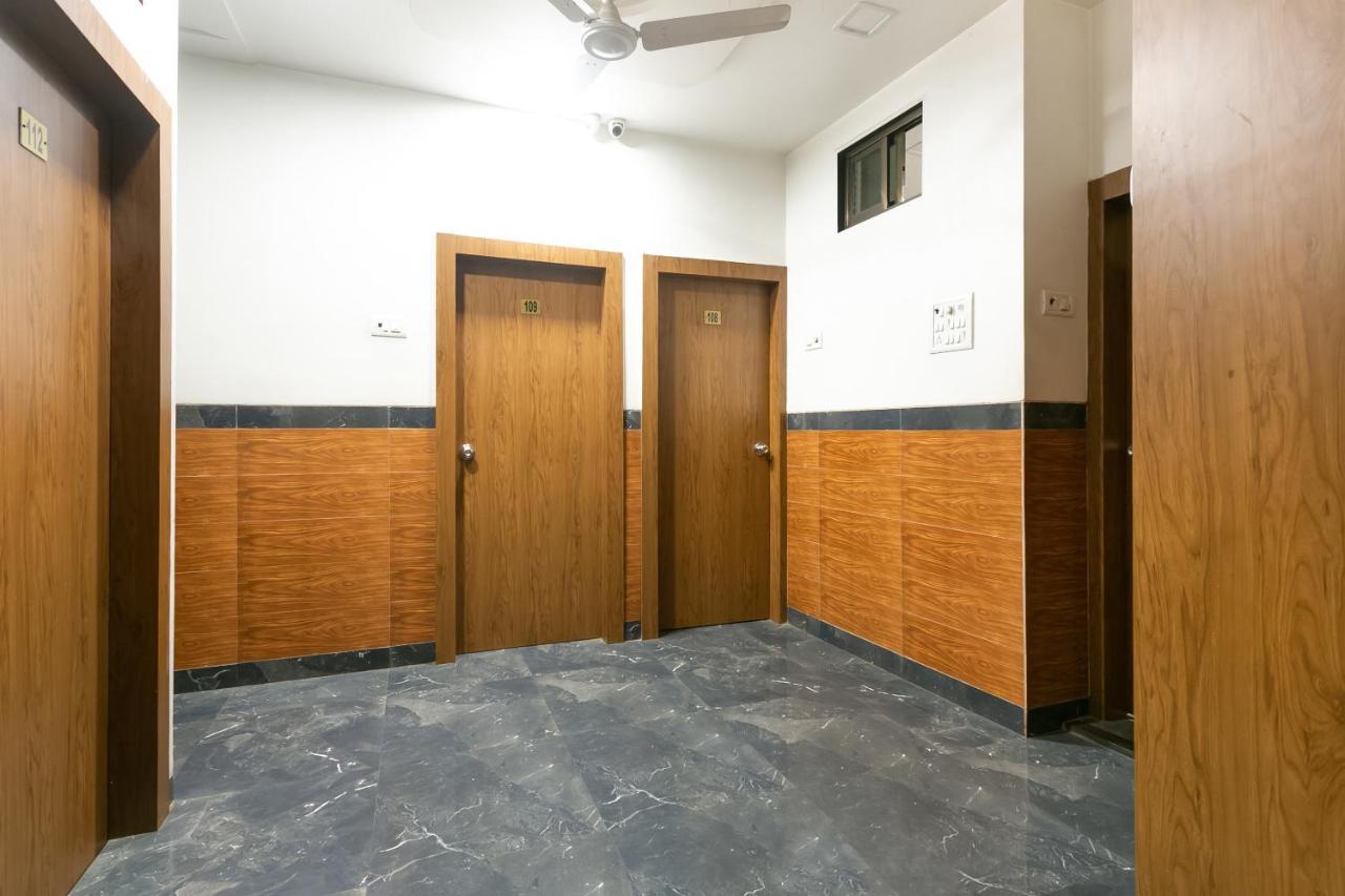 Oyo 77827 The New Balaji Residency Hotel Mumbai