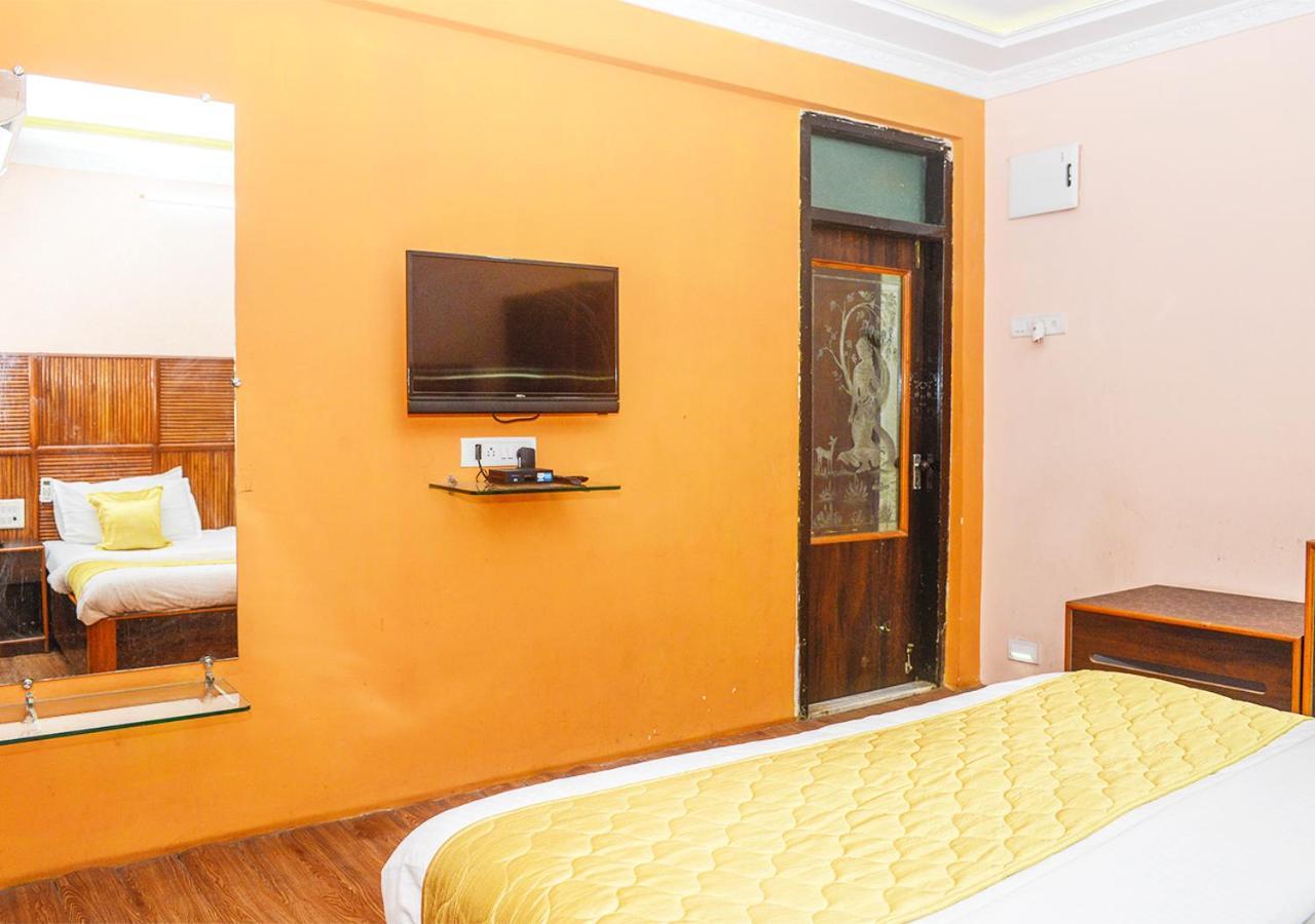 Subhash- Andheri 3*