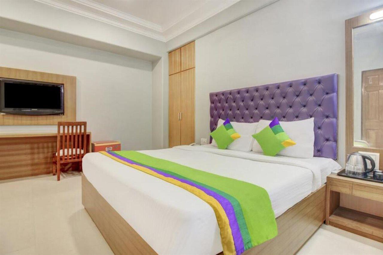 Treebo Cruz Royale Santacruz West 3*