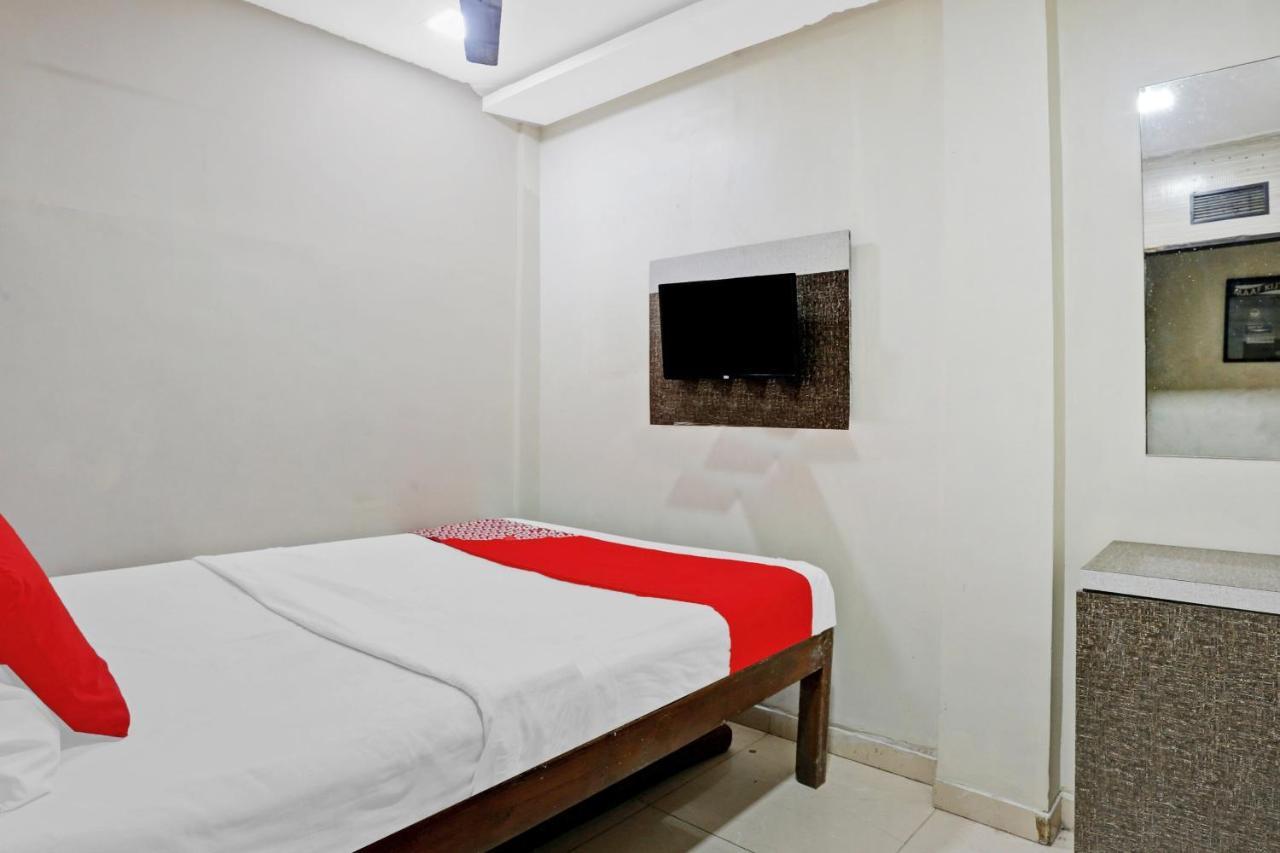 Oyo 84398 Maroshi Residency Hotel 3*