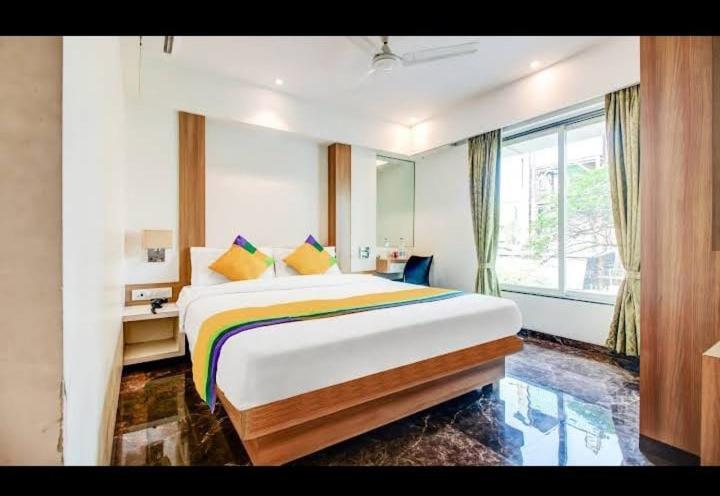 Hotel Royal Oak Navi Mumbai-Stz 1002 *