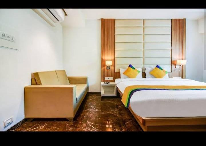 Hotel Royal Oak Navi Mumbai-Stz 1002 Guest house Mumbai