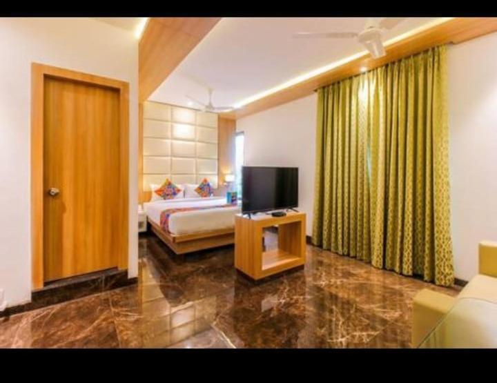 Hotel Royal Oak Navi Mumbai-Stz 1002 Mumbai