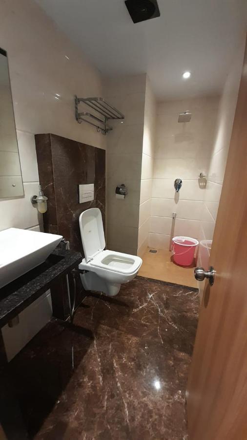 Hotel Royal Oak Navi Mumbai-Stz 1002 Guest house