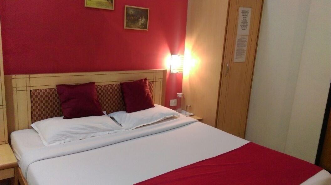 Hotel Treebo Cruz Royale Santacruz West 3*
