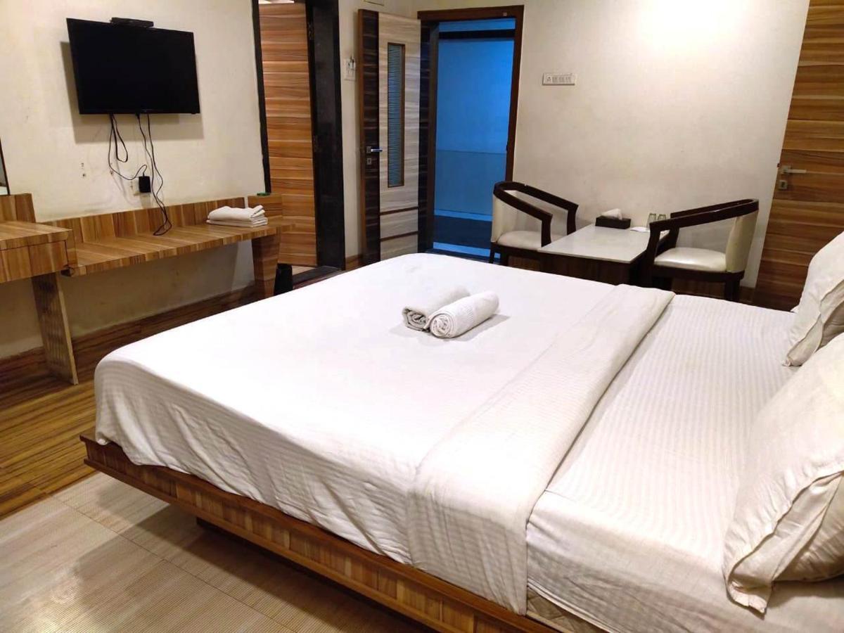 Hotel Praveen Mumbai