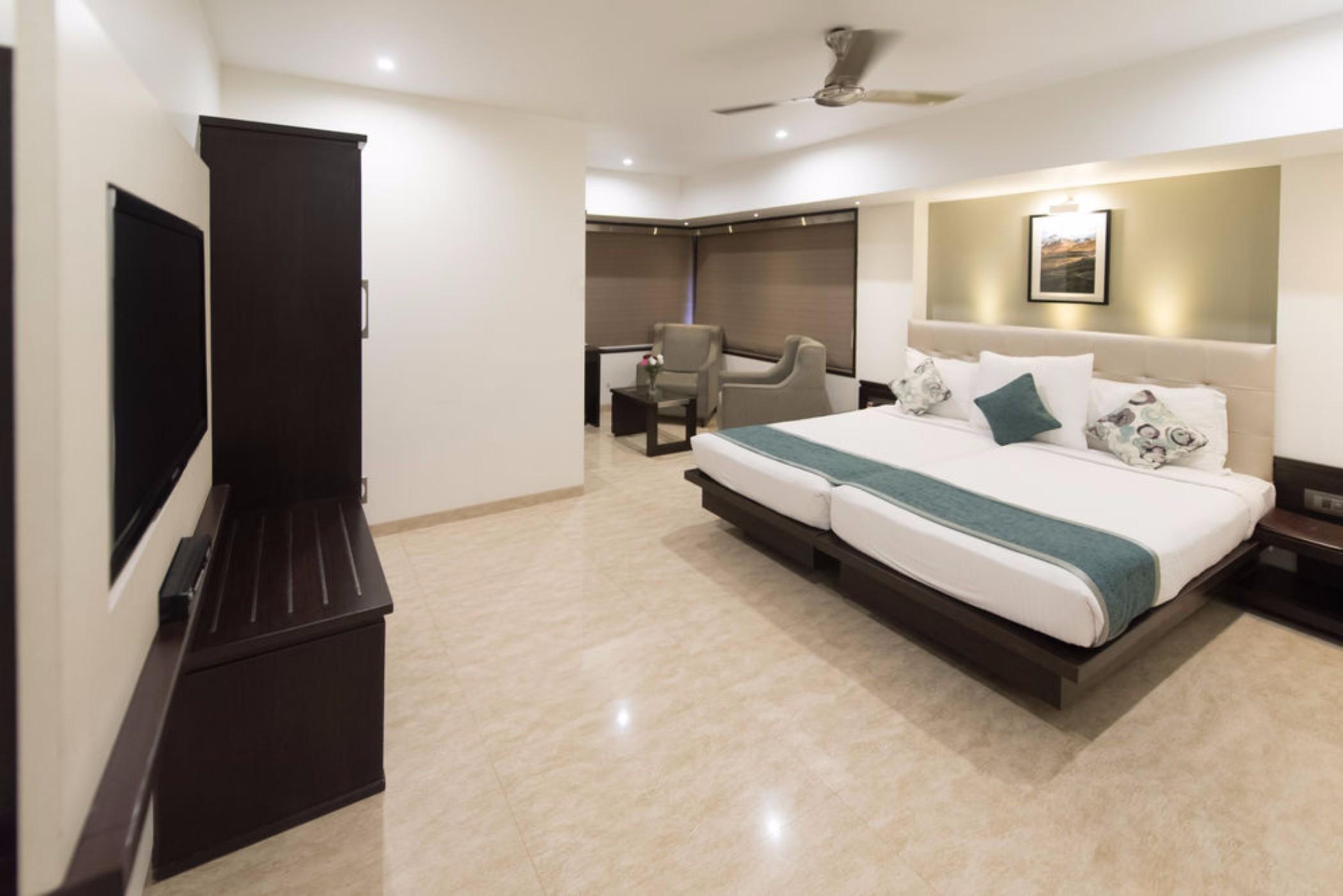 Hotel Le Grande - International Airport Mumbai