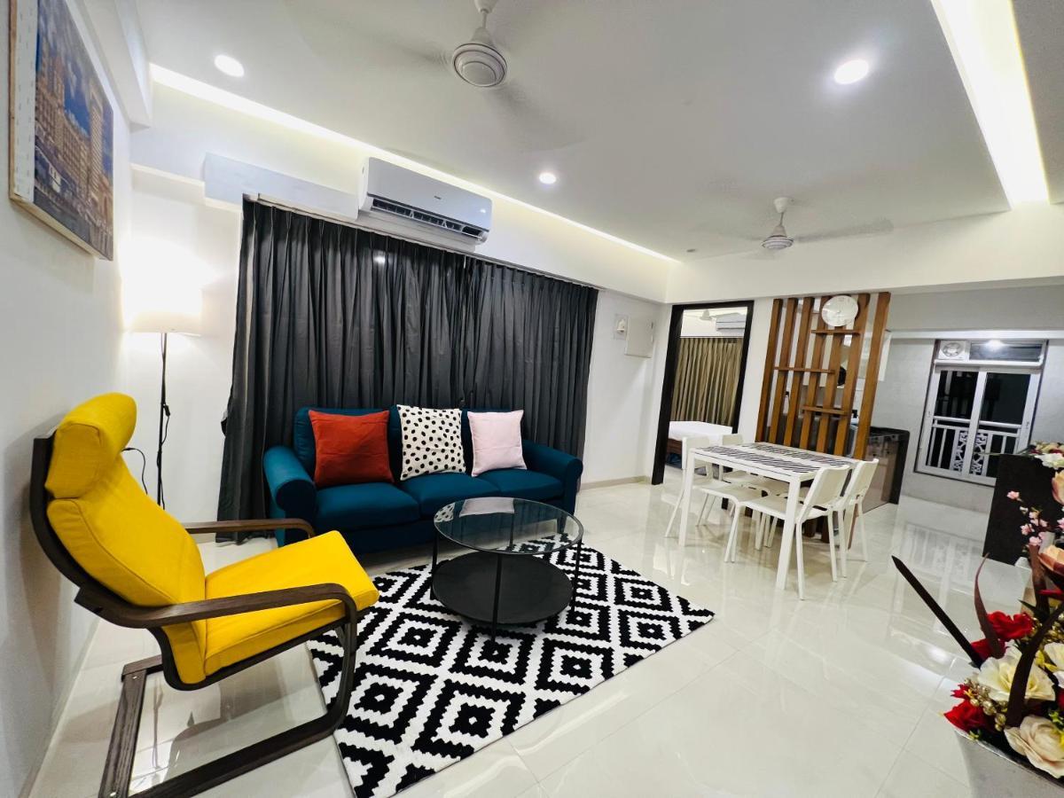 Apartment 2br Theme Service For Staycation By Flora *