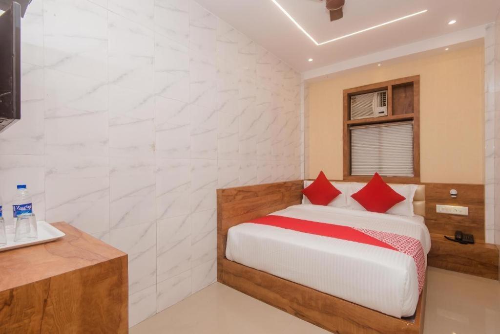 Hotel The 3*