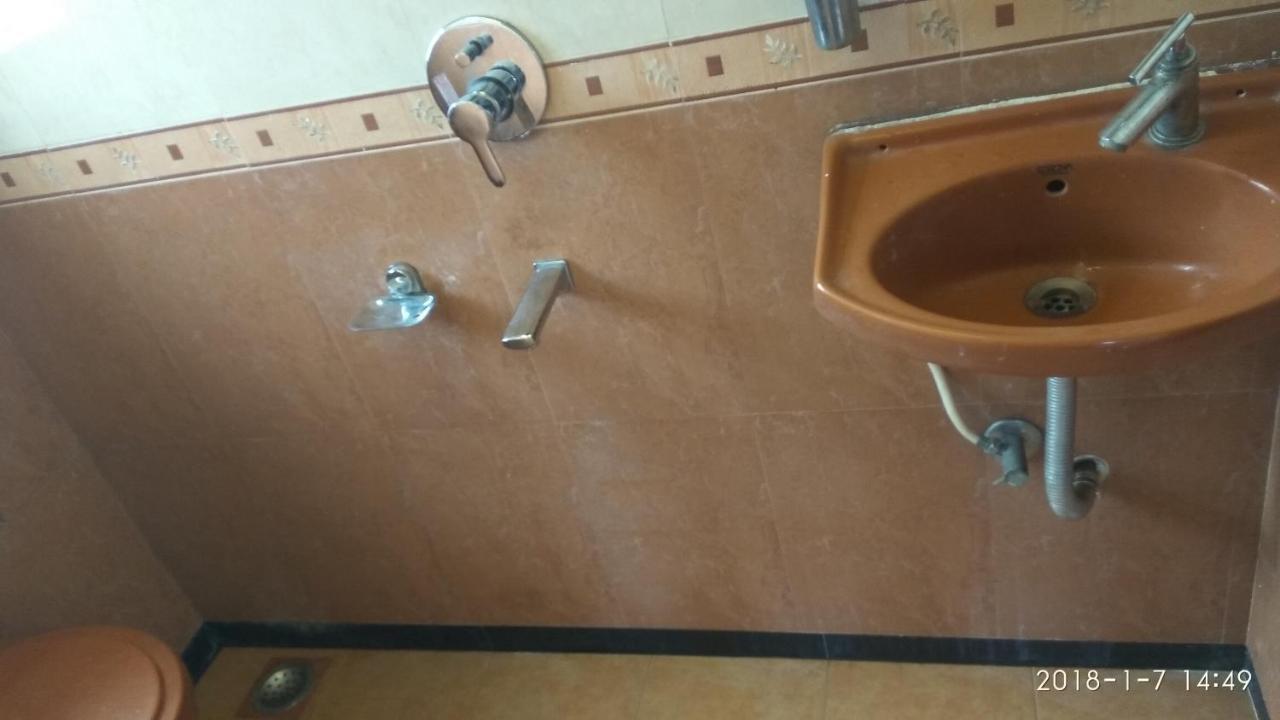 Agrawal Bhavan Budget Only For Indians Mumbai