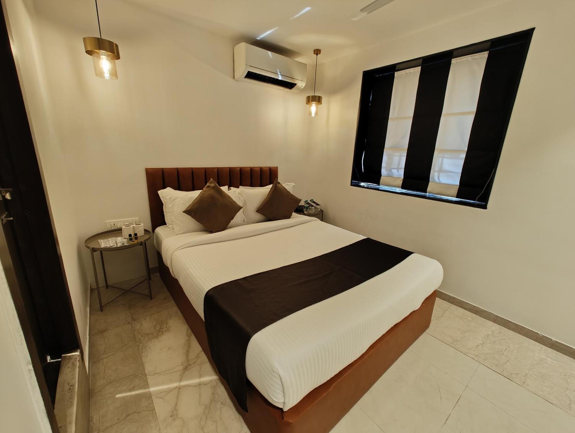 The Majlis - Colaba 3*
