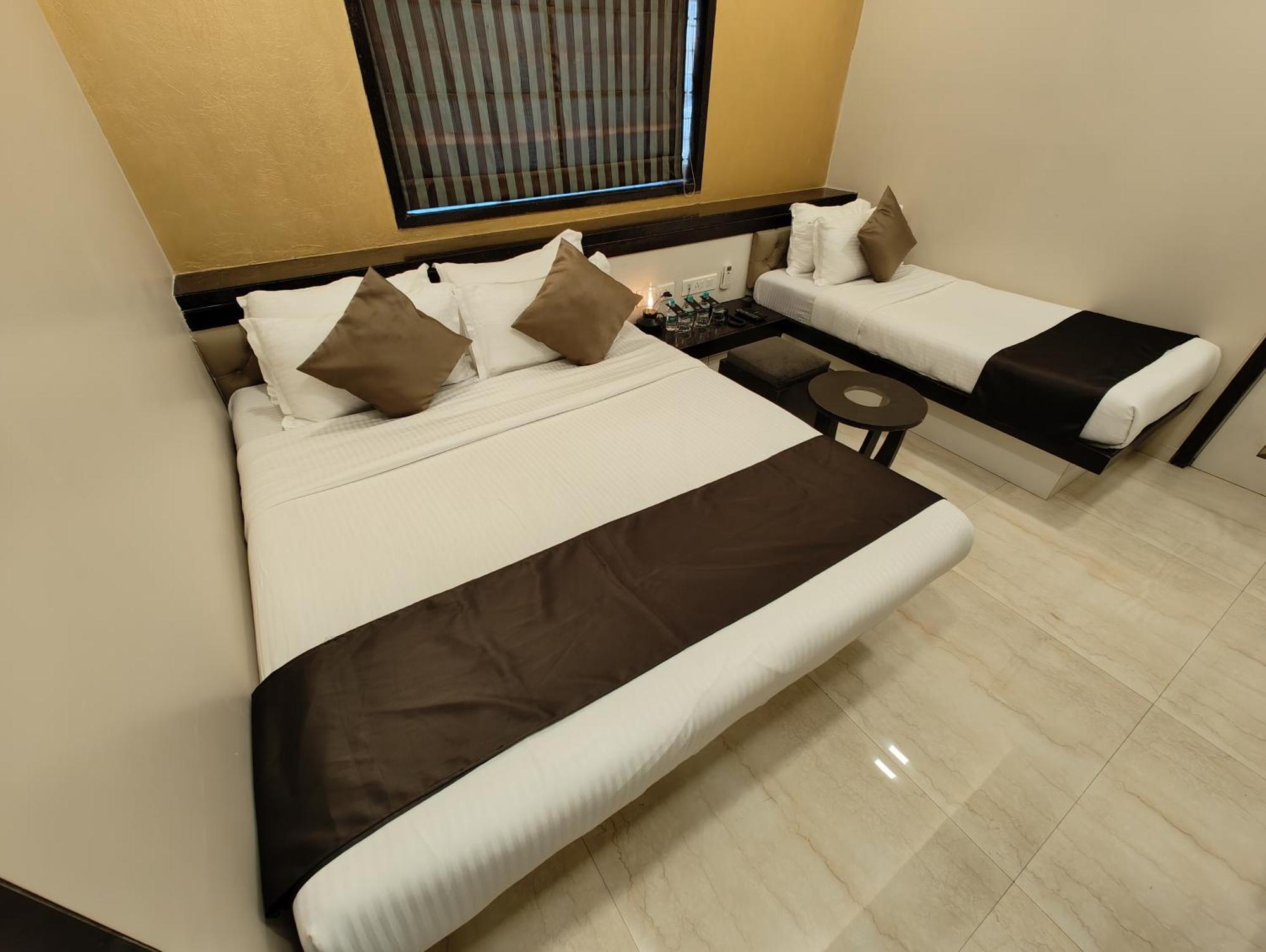 The Majlis - Colaba