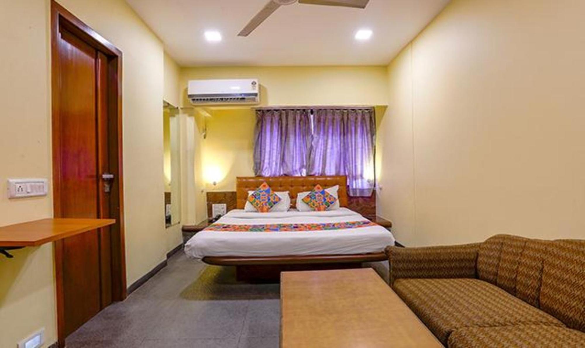 Hotel Fabexpress Jayshree - Nr International Airport 3*