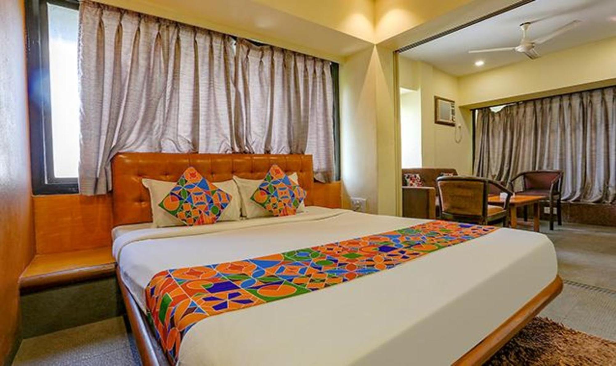 Hotel Fabexpress Jayshree - Nr International Airport