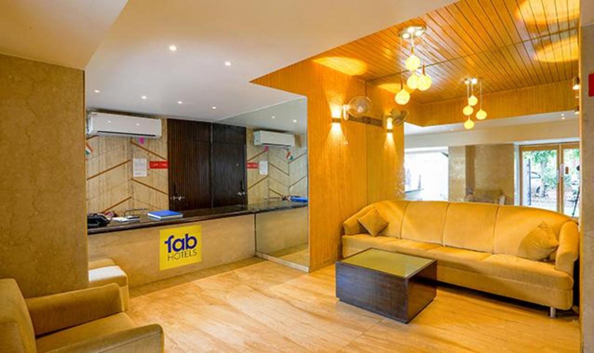 Fabexpress Jayshree - Nr International Airport 3*