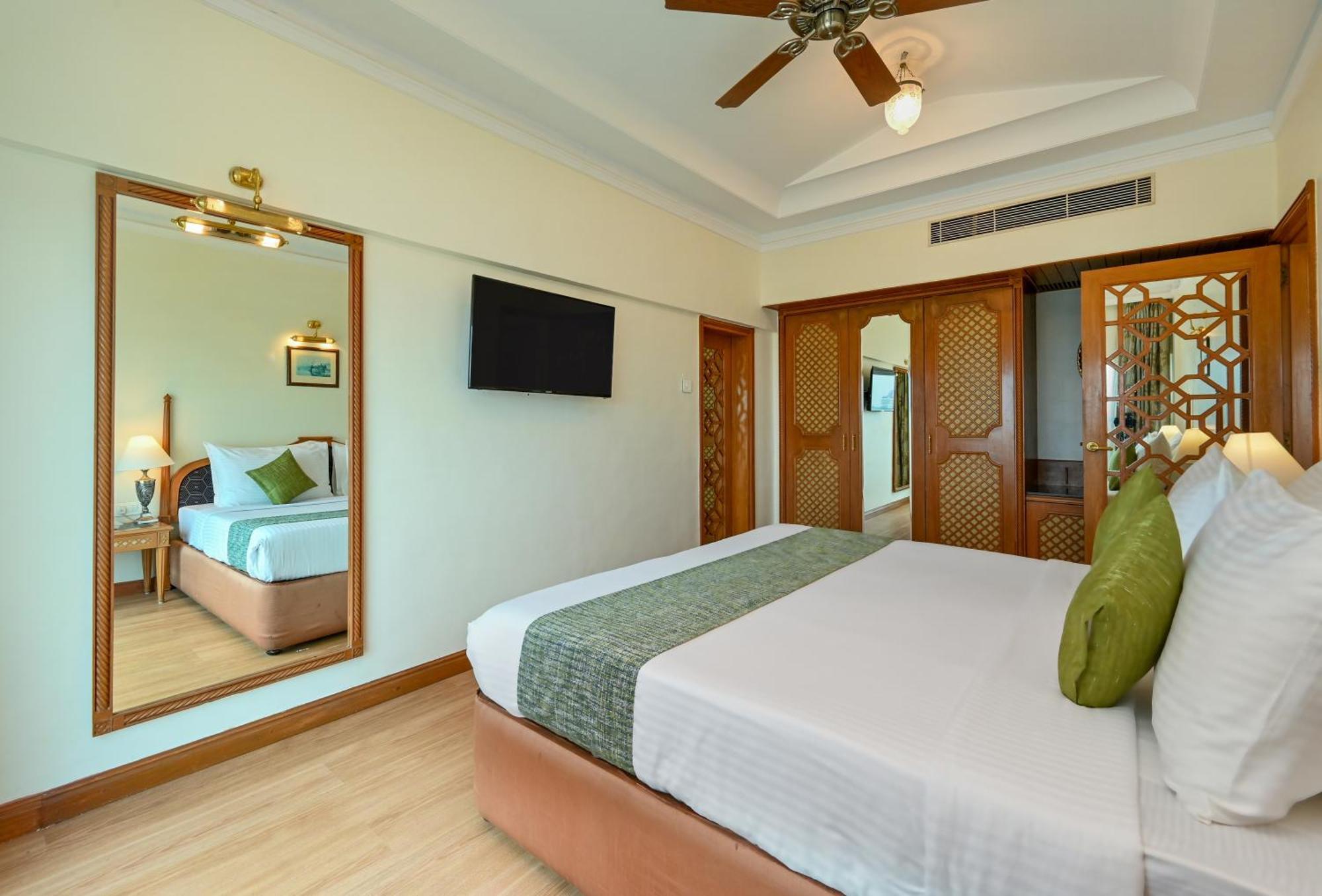 Fariyas , Colaba Mumbai