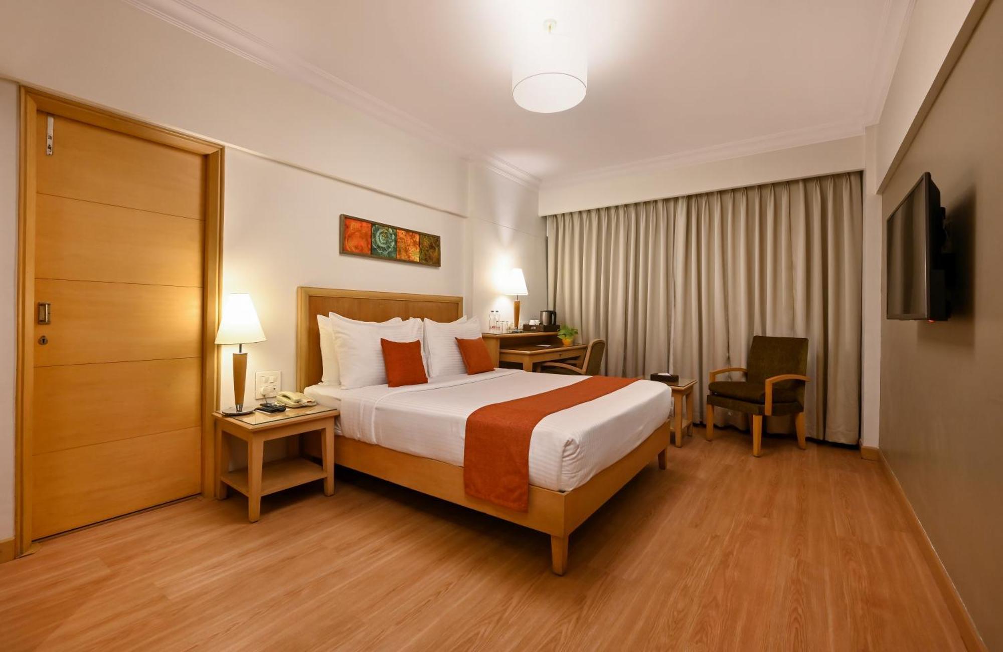 Fariyas , Colaba 4*