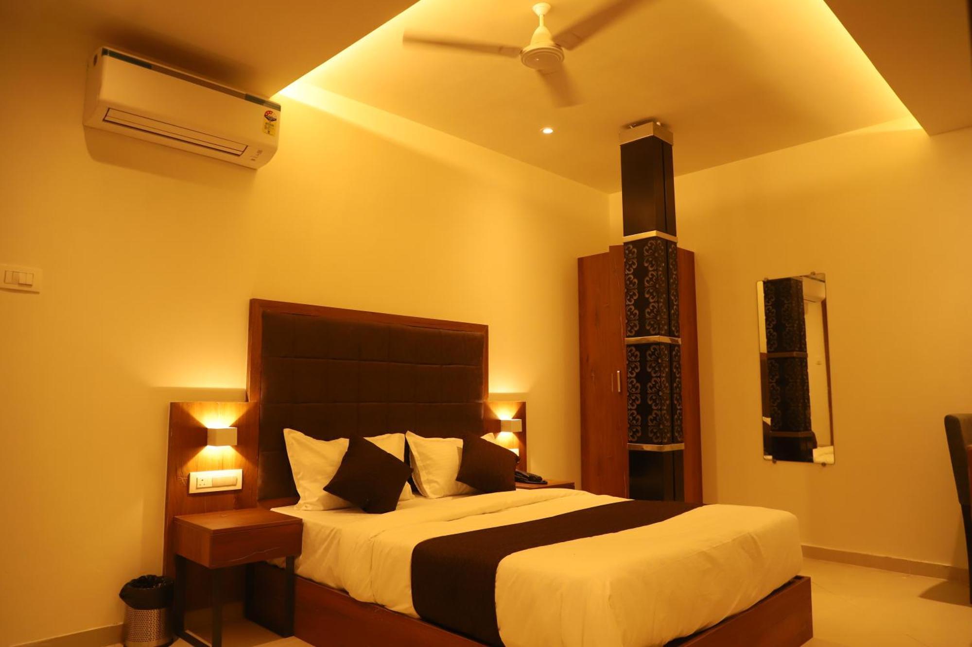 Sai Pritam Hotel 3*