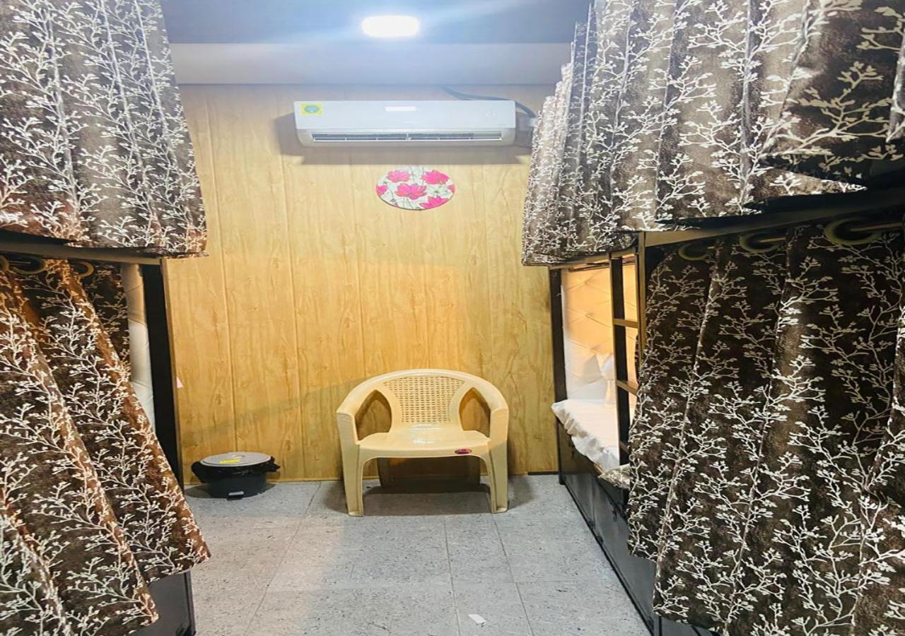 Jai Shree Shyam Capsule hotel
