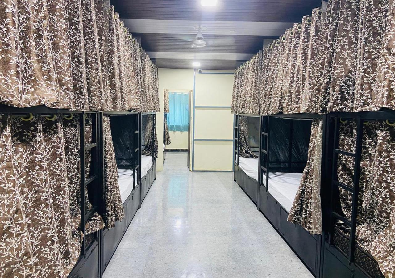 Jai Shree Shyam Capsule hotel *