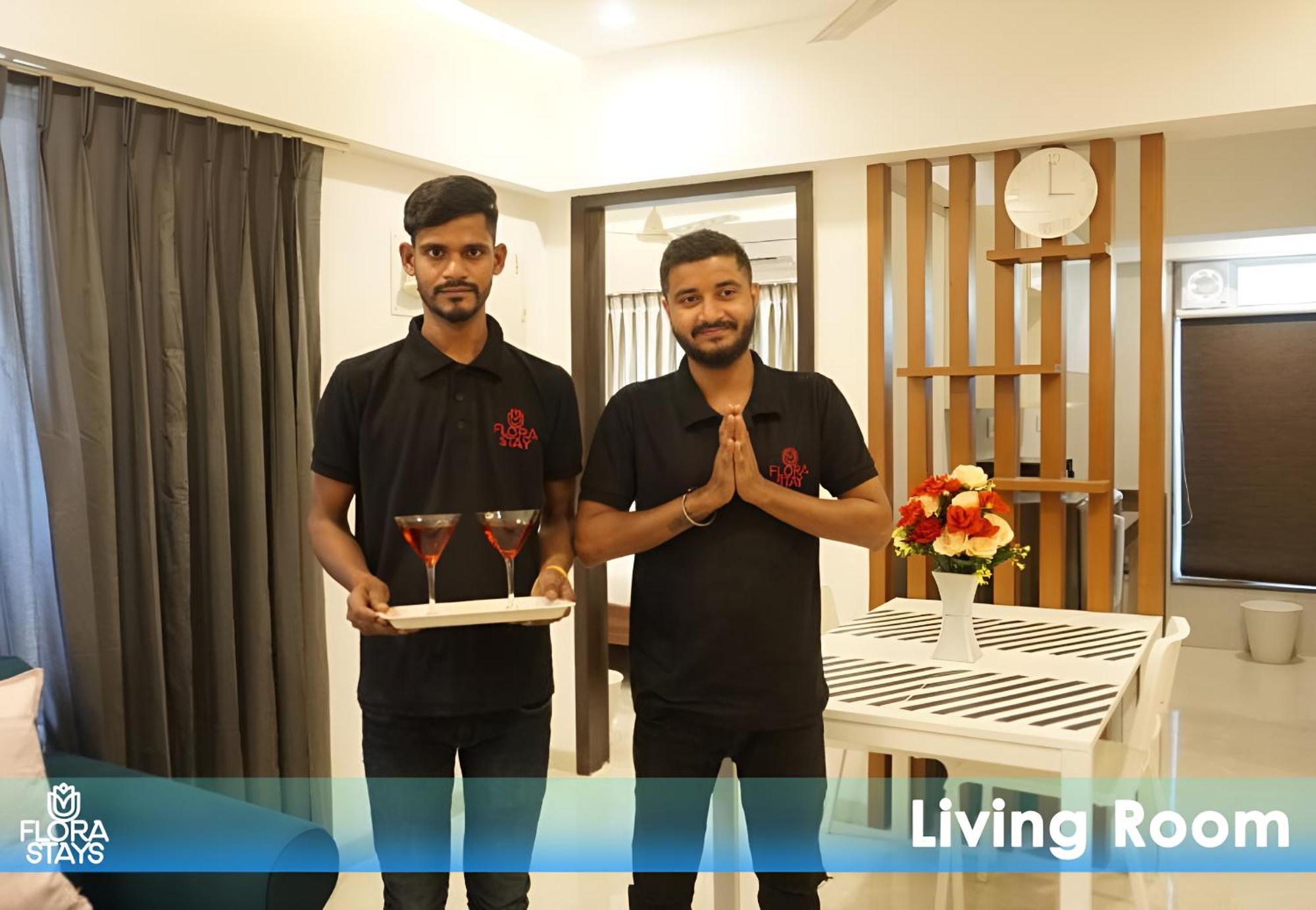 Apartment 2br Theme Service For Staycation By Flora Mumbai