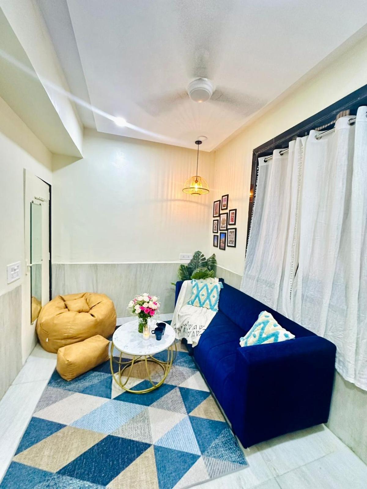 Prime Location On Linking Road, Khar West,