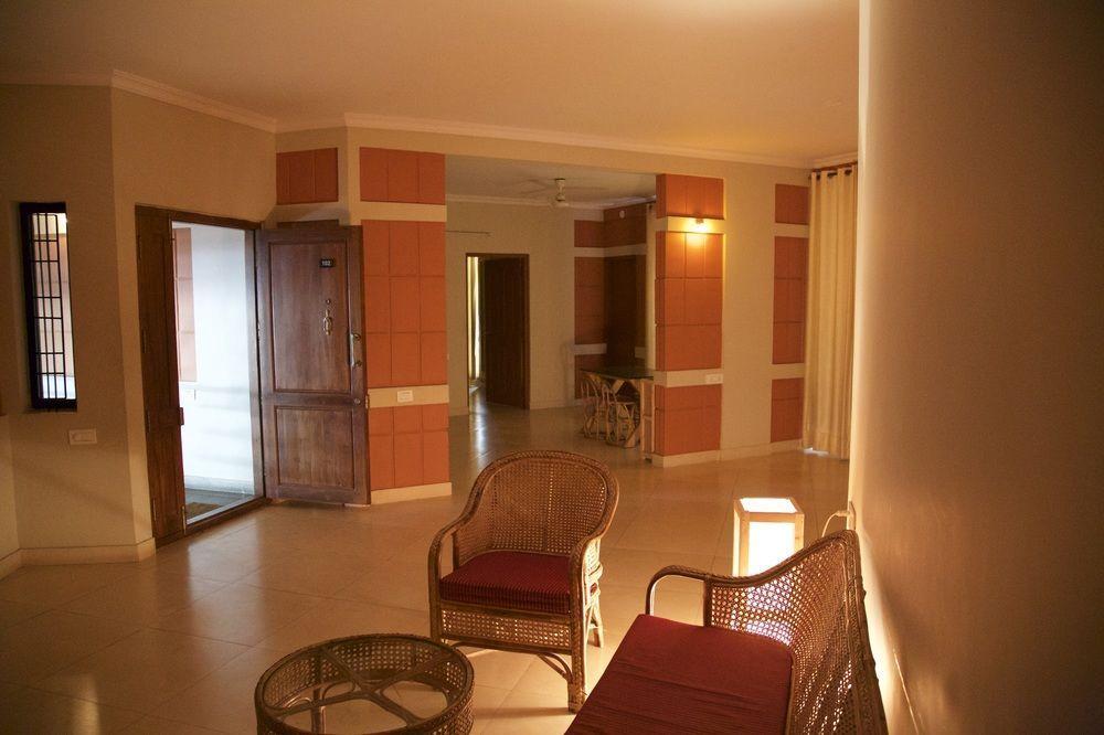 Fabhotel The Adore Palace 3*