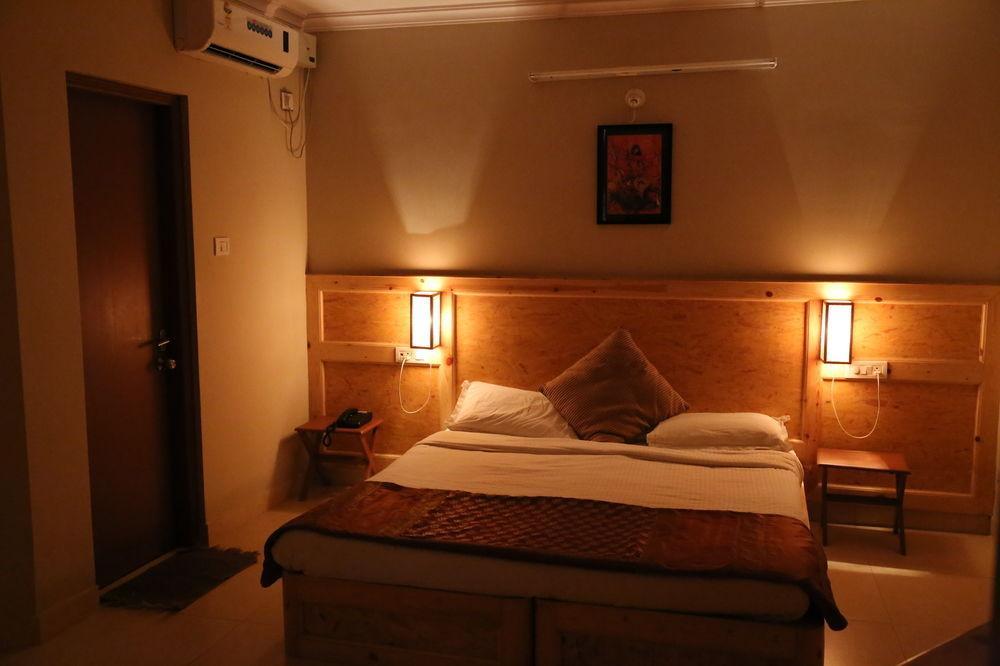 Fabhotel The Adore Palace Hotel Mumbai