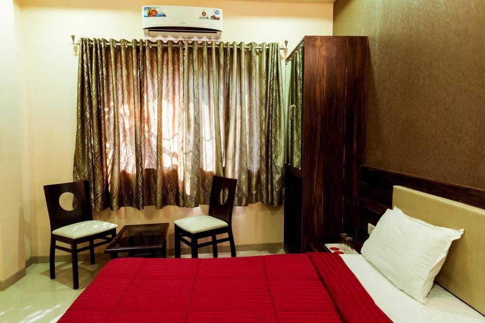 Fabhotel The Adore Palace Hotel