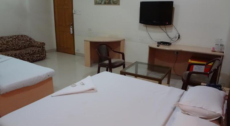 Treebo Cruz Royale Santacruz West 3*