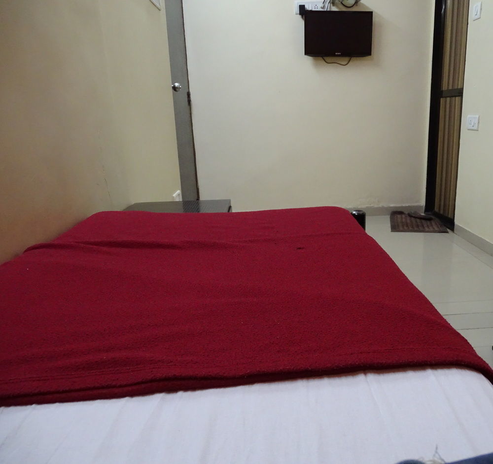 Decent 2* Mumbai