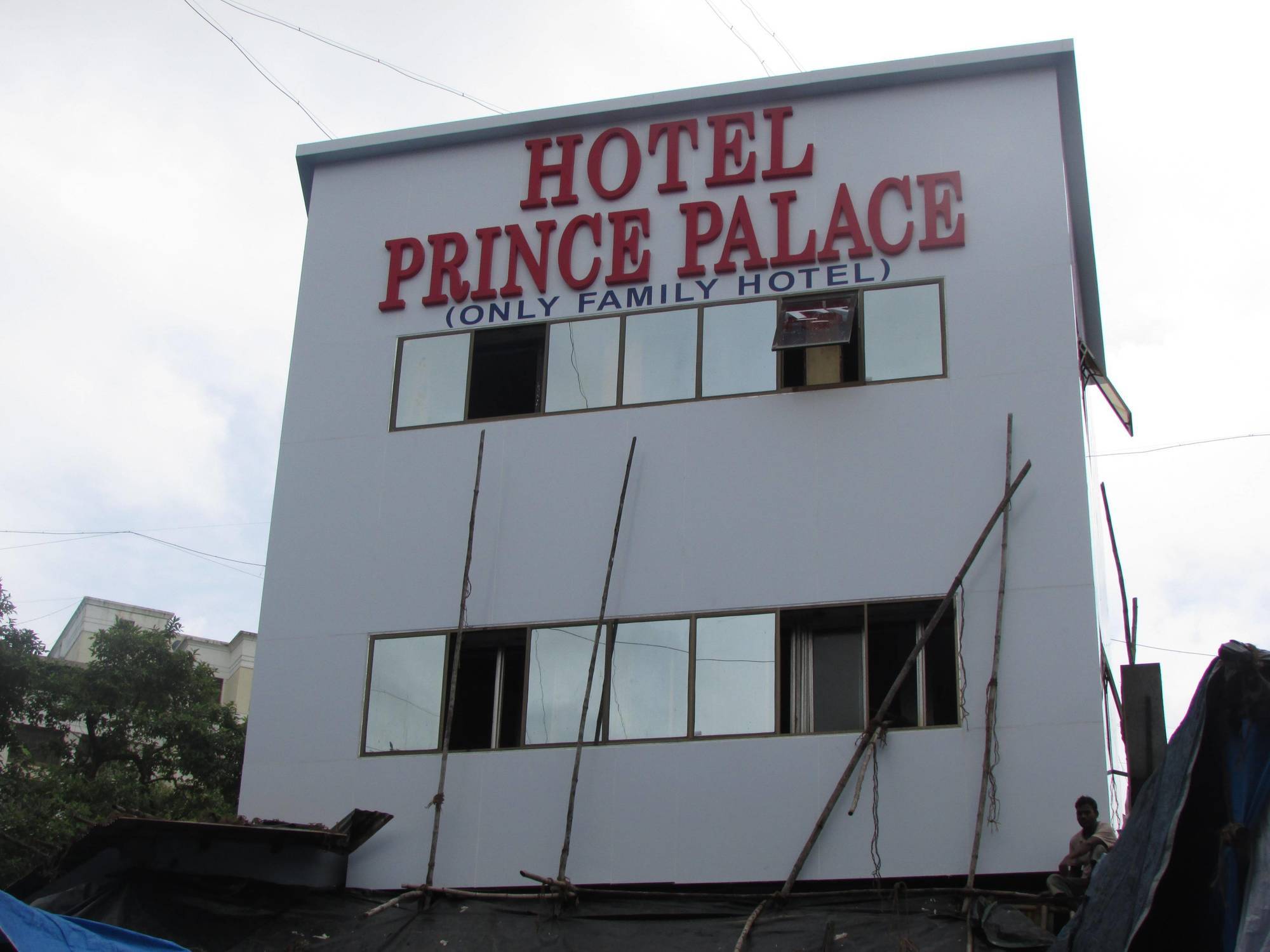 Oyo 1458 Prince Palace
