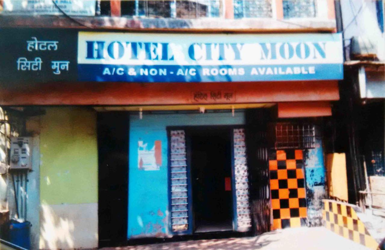 Lodge City Moon