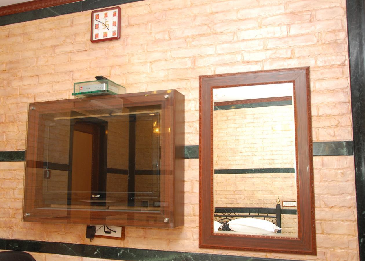 Hira Hotel 2*