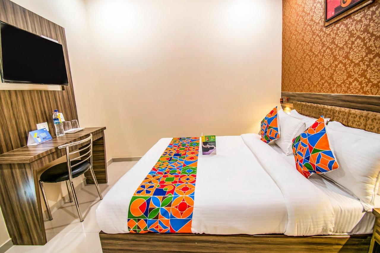 Fabexpress Orange Santacruz East 3* Mumbai