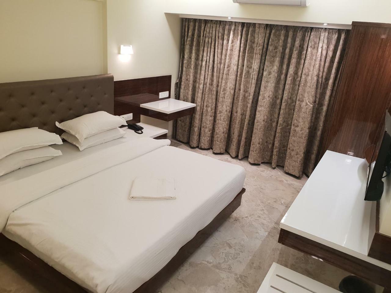 Milan International Hotel 3*