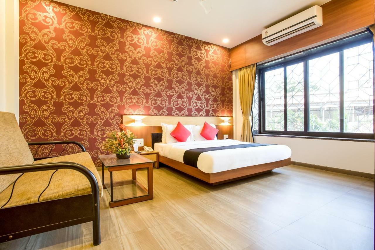 Capital O 36119 Royal Garden & Lawns Hotel