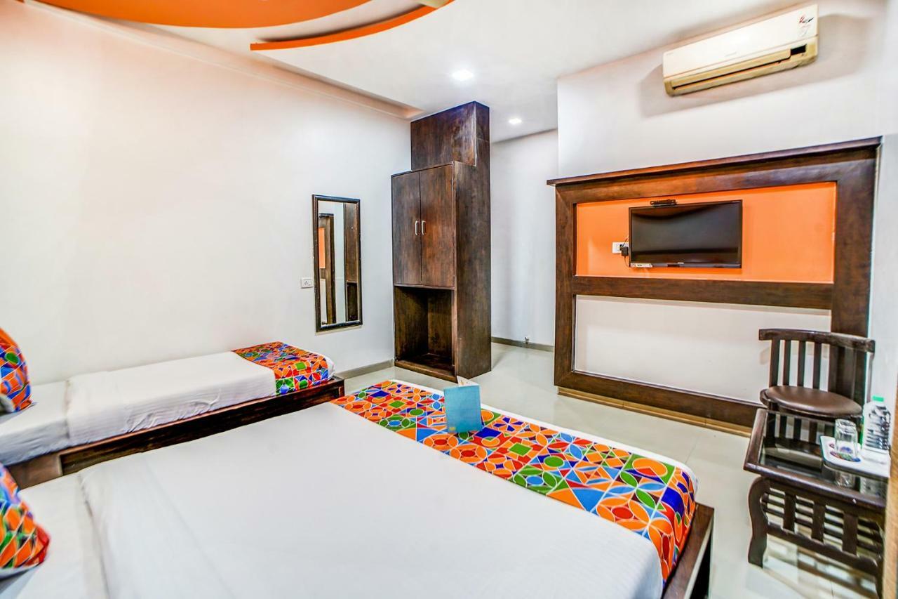 Hotel Fabhotel The Adore Palace 3*