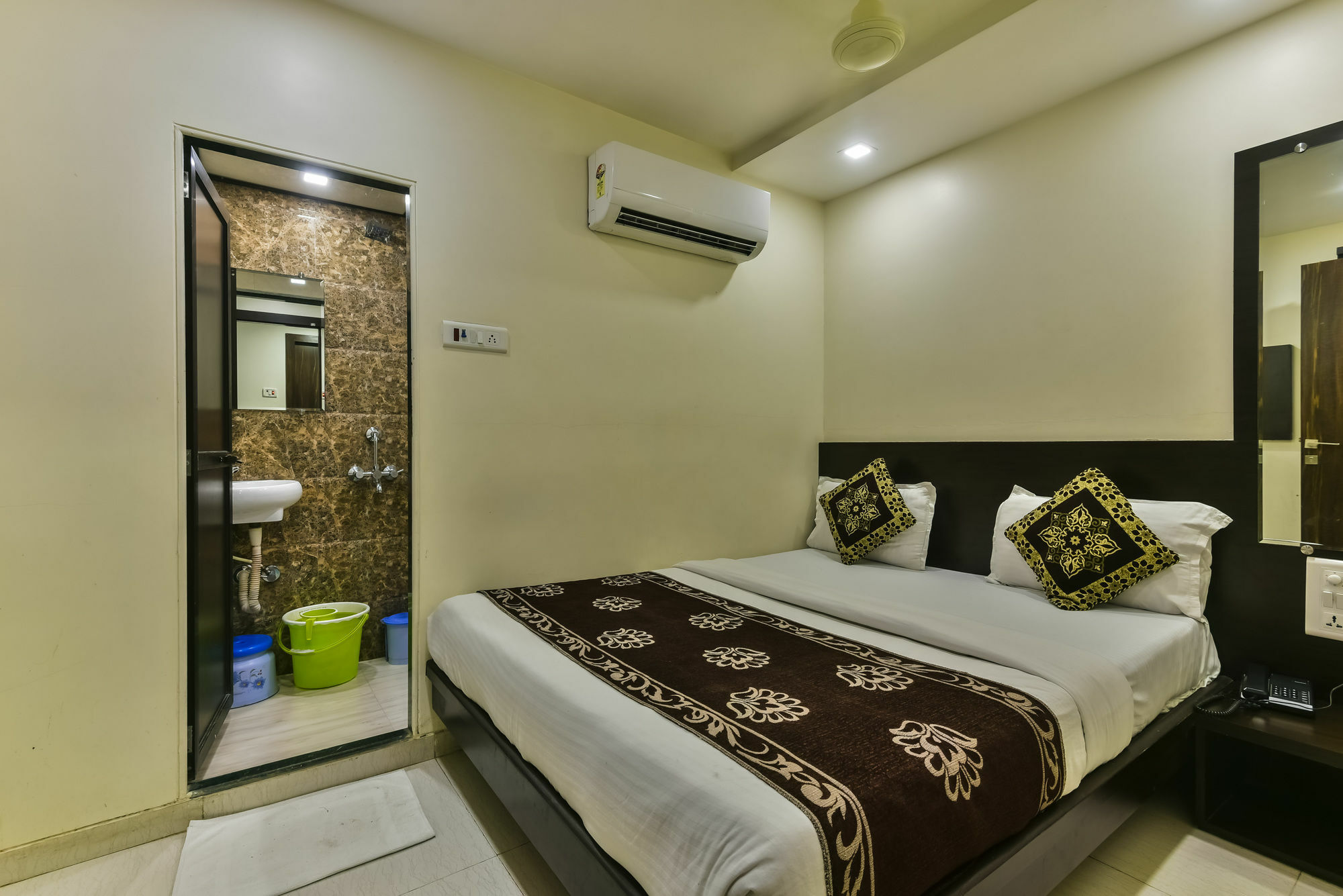 Guestinn Residency Hotel 3*