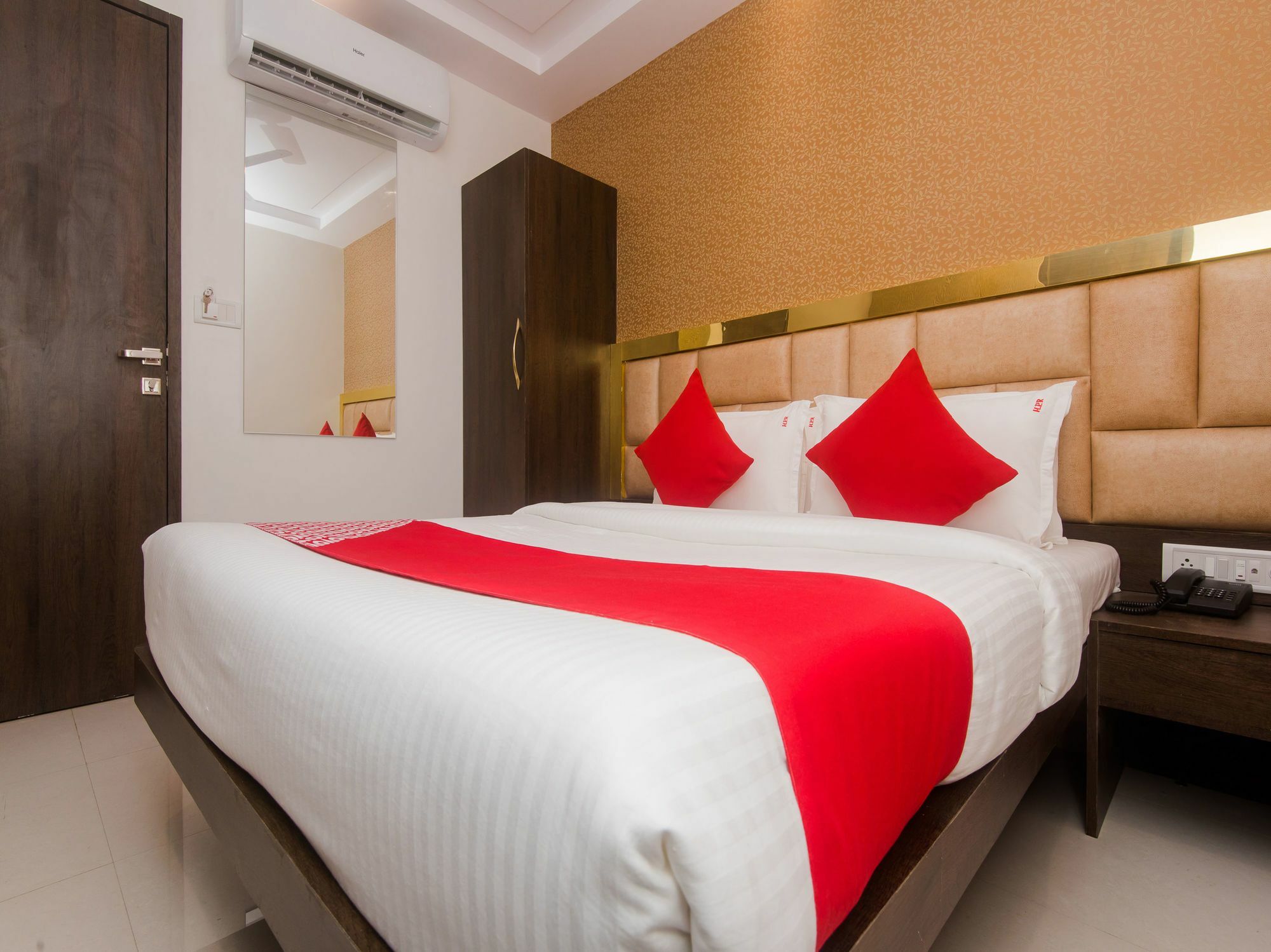 Oyo 17322 Prime Residency Hotel Mumbai