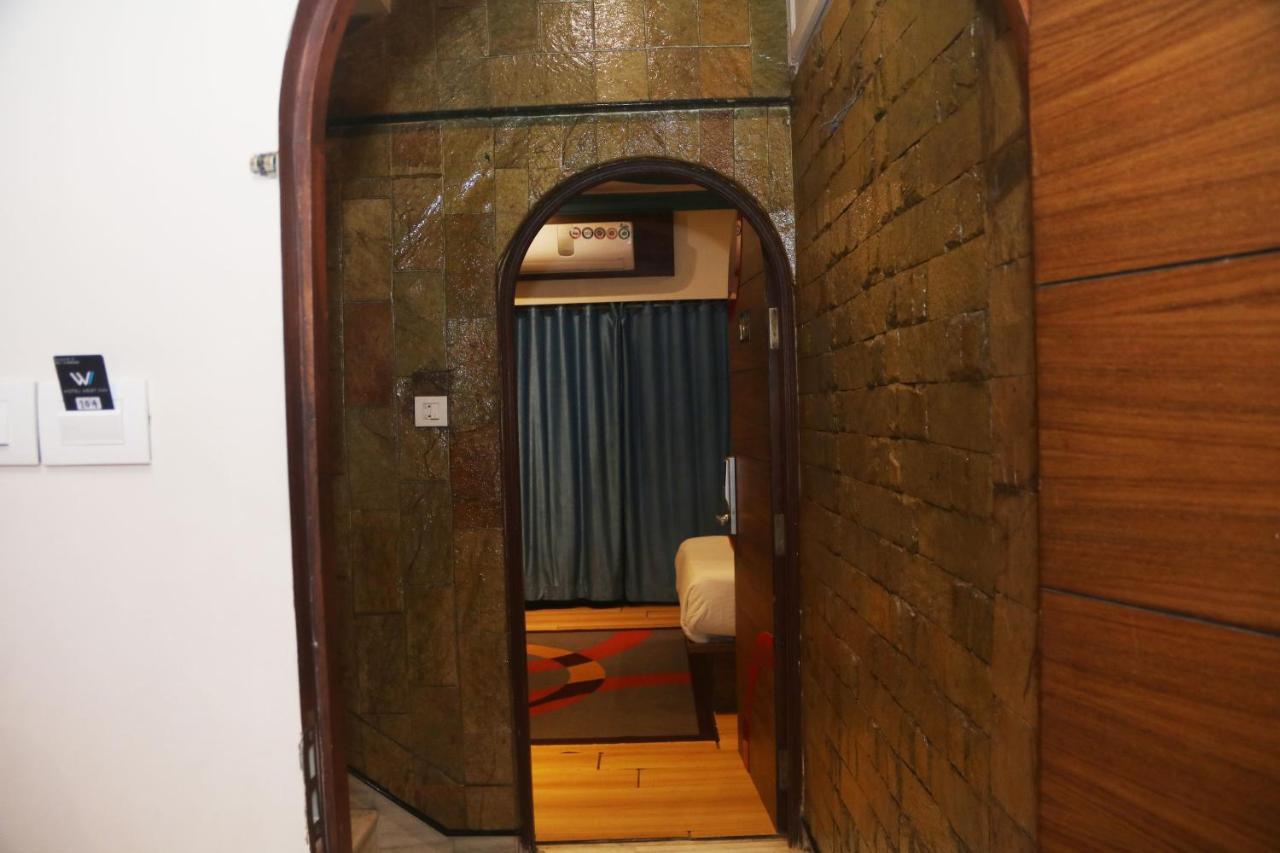 West - Andheri West Hotel
